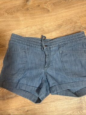 The North Face Women's Blue Denim-Style Drawstring Shorts Size 10
